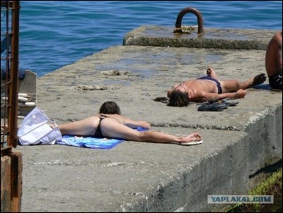 Море, солнце, лето, голые девушки